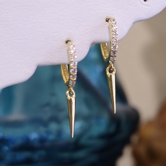 18KT GOLD/925 STERLING SILVER MINI SPIKE DANGLE DIAMOND CRYSTAL CZ HUGGIE HOOPS - Picture 3 of 9